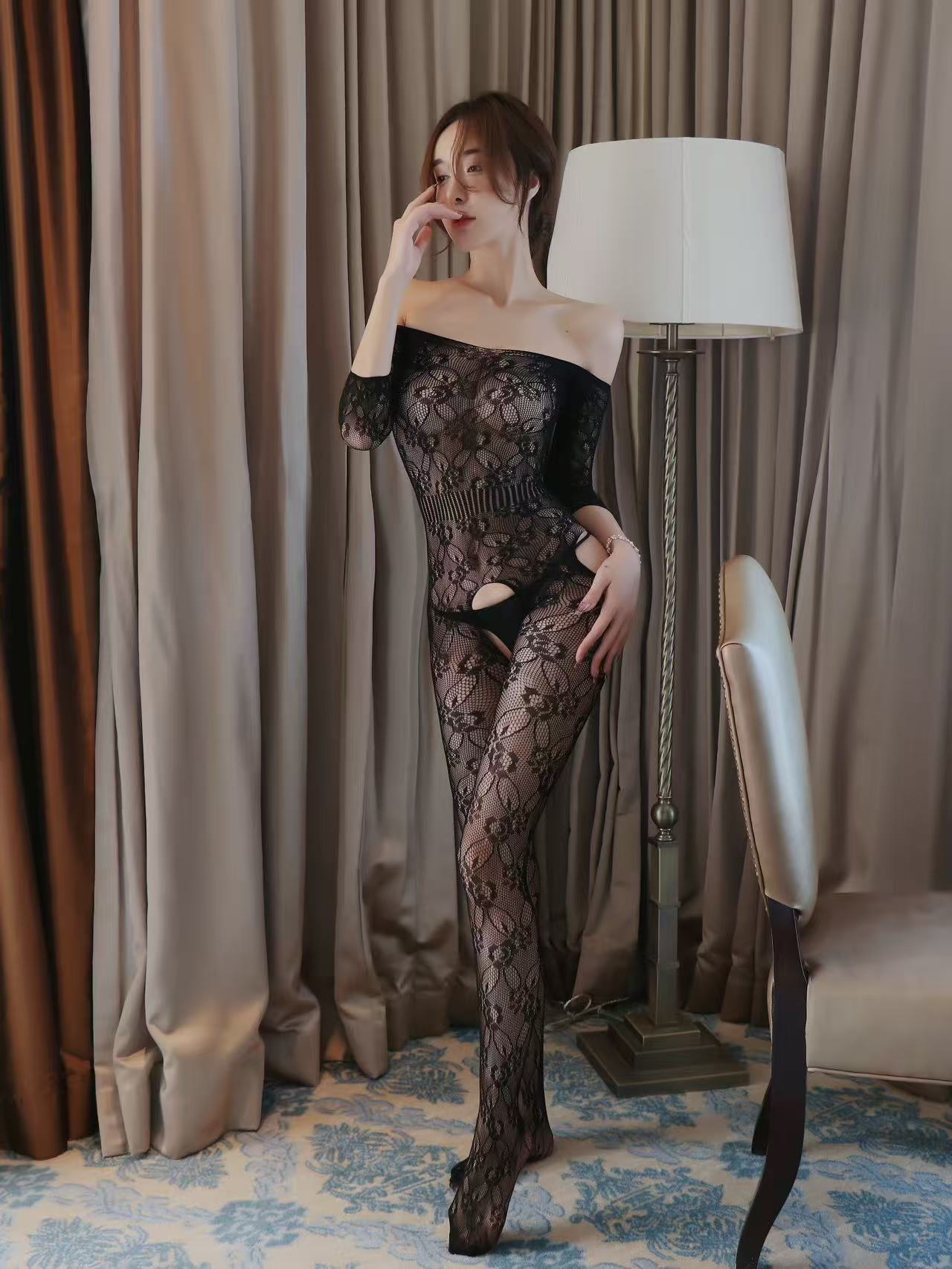 Zwarte Kanten Bodystocking Off-Shoulder met Lange Mouwen - Sexy Lingerie